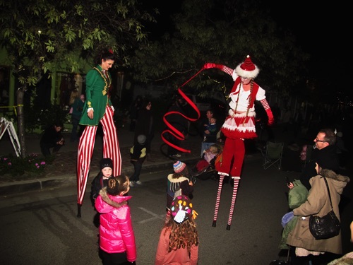 Xmas Streamers with Children in Wonder